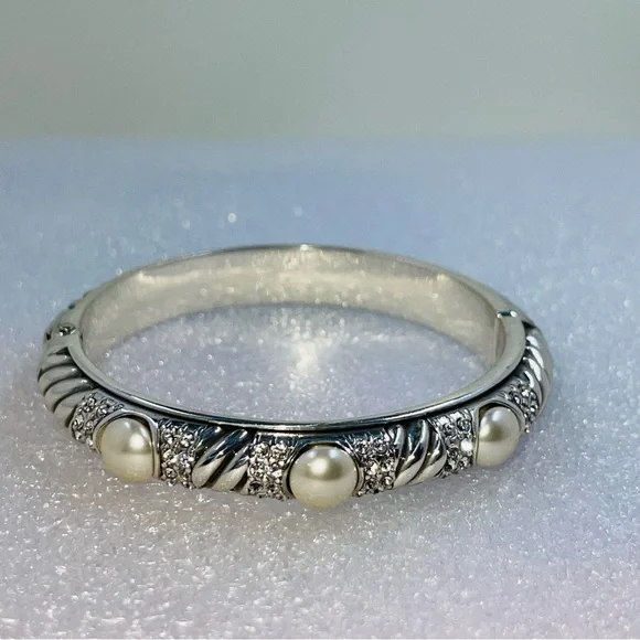 BRIGHTON Pearl Magic Crystal Hinged Bracelet Bangle - Picture 7 of 8